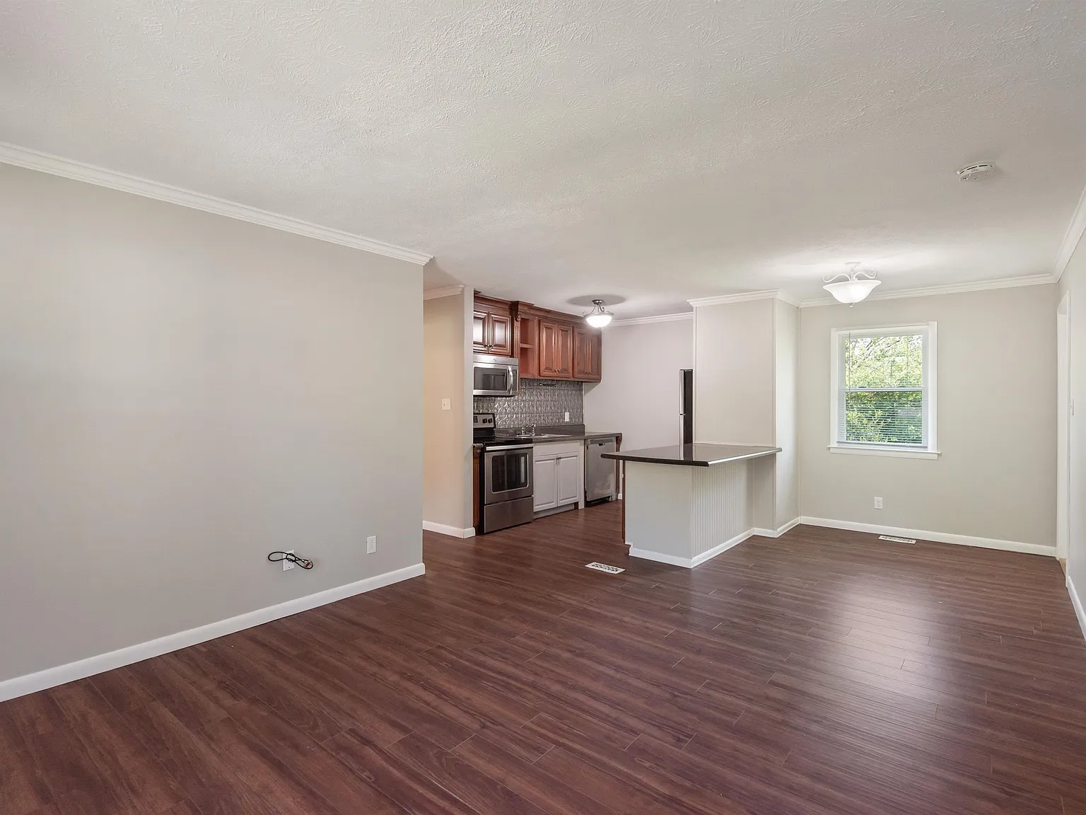 (ACHJH) 3218 Chantilly Drive Northeast — Photo 3