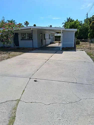 3512 32nd St W Photo 1