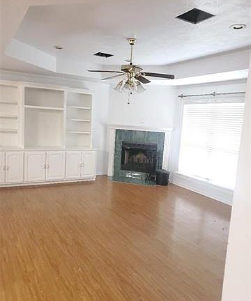 3rd image of 116 Houston Dr