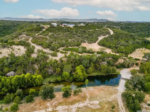 259 Gate Road, Pipe Creek, TX 78063
