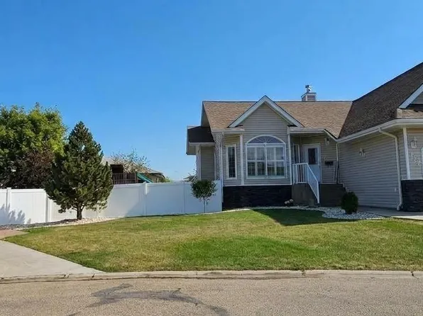 5917 44a St, Vegreville, AB T9C 1V3