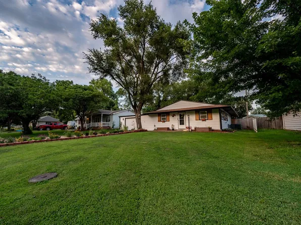 1316 Terrace Dr, El Dorado, KS 67042