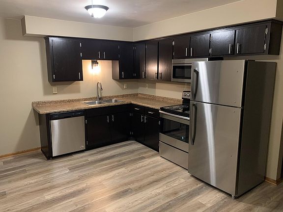 Kitchen - fully remodeled