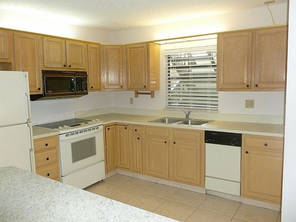 3rd image of 6531 SE Federal Hwy APT J110