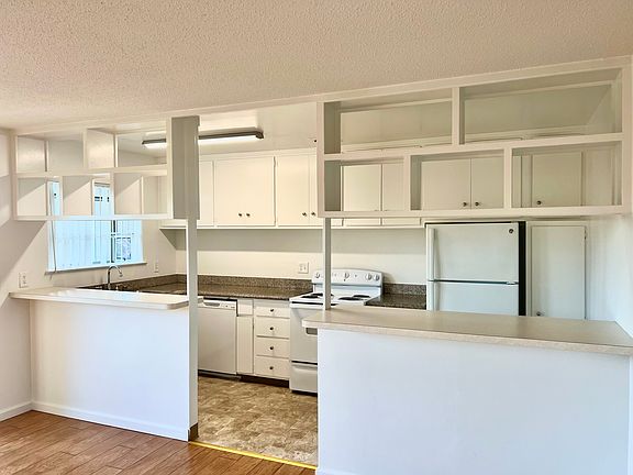 5th image of 928 Fletcher Ln APT 2