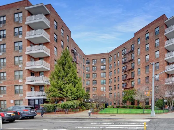 100-25 Queens Boulevard 7M image 9 of 10