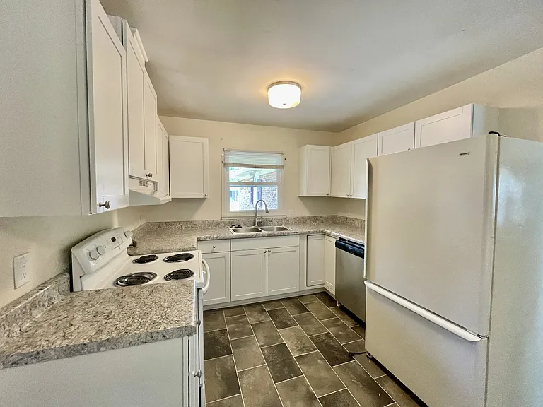717 Rockwood Dr — Photo 11