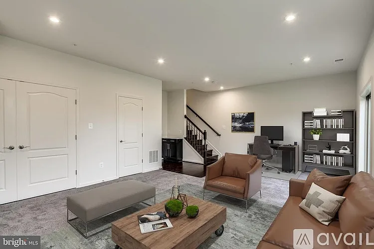 2950 Timberneck Way — Photo 2