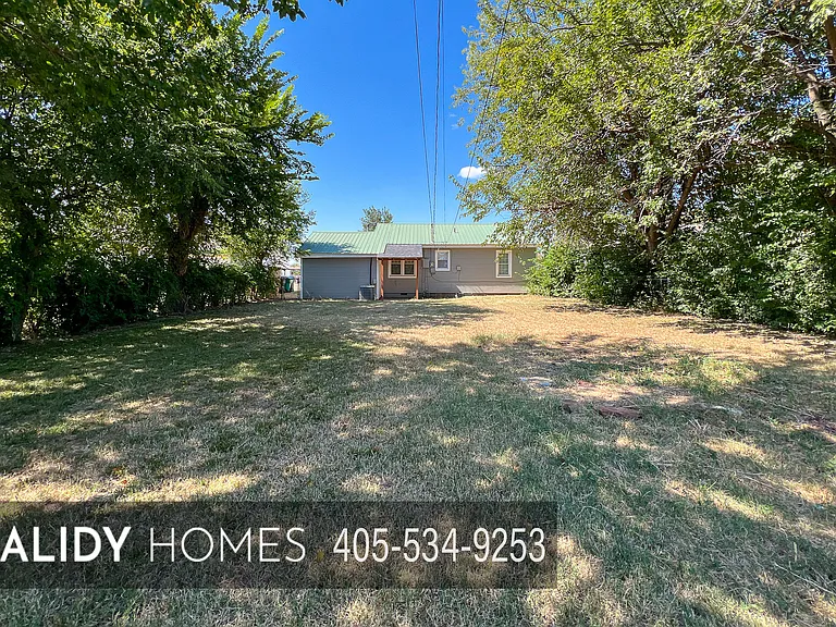 1338 South Dr — Photo 20