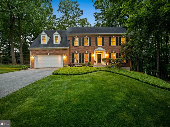 12105 Faulkner Dr, Owings Mills, MD 21117