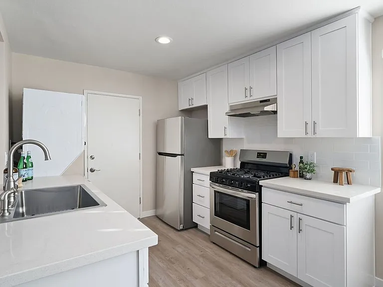 240 Spring Street — Photo 20