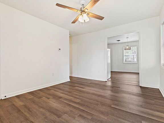 5th image of 543 Harris St