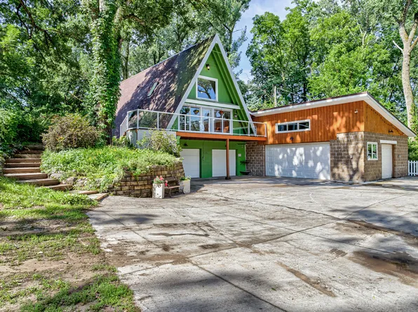 532 W Riverside Rd, Ames, IA 50010