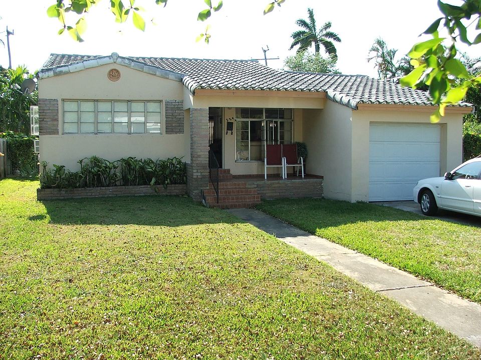 1st image of 224 Navarre Dr