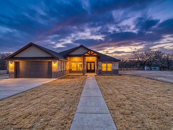 3rd image of 239 Country Club Ln.