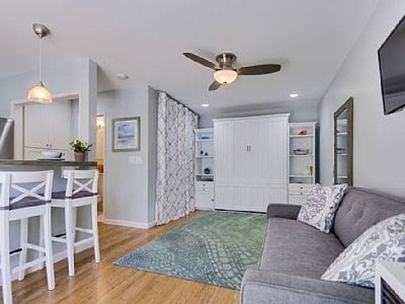 4th image of 814 Verona Ct