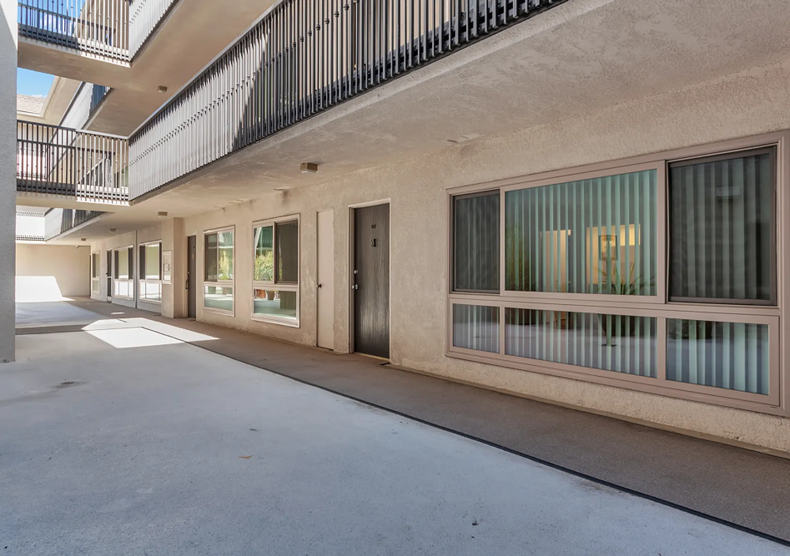 6001 Canterbury Drive — Photo 3