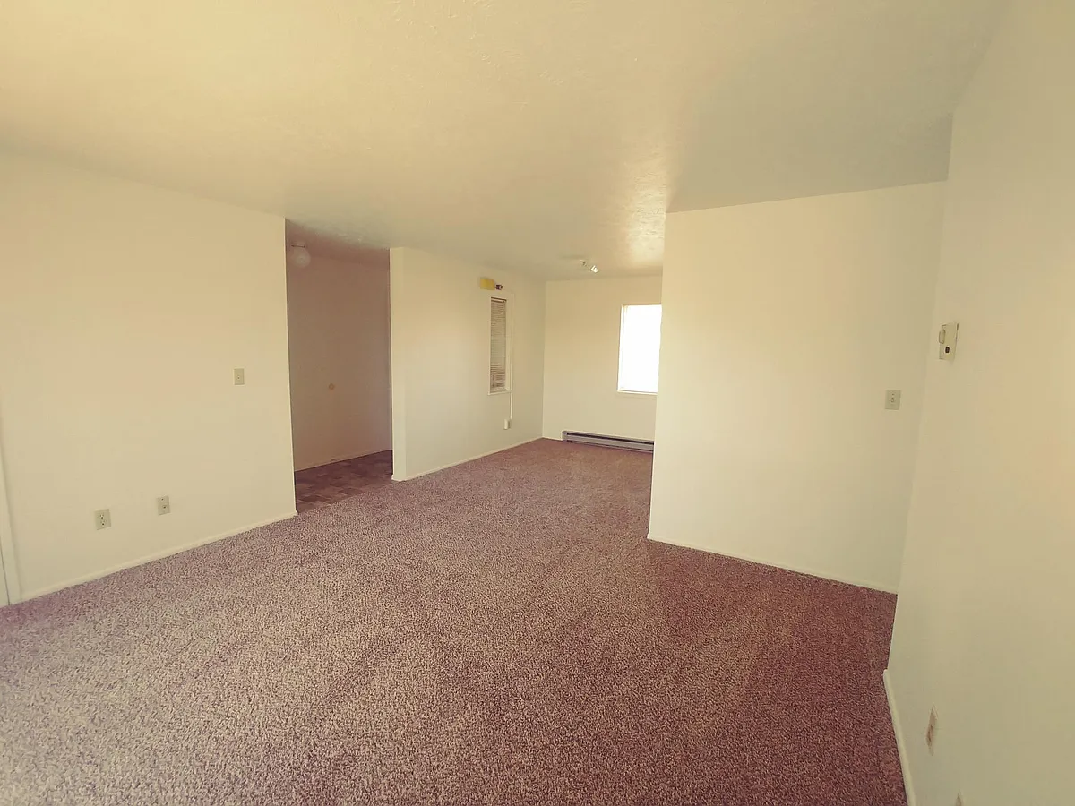 Building Photo - 921 SE Klemgard St #F3