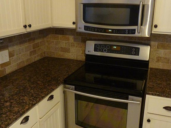 3rd image of 7920 Livingston Dr
