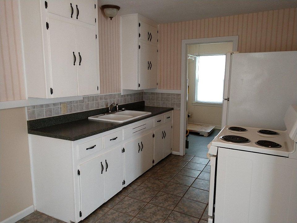 2nd image of 526 E Kirwin Ave