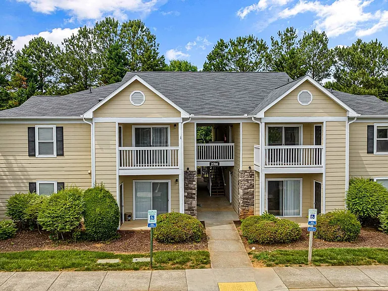 Fieldstone Apartment Homes — Photo 46