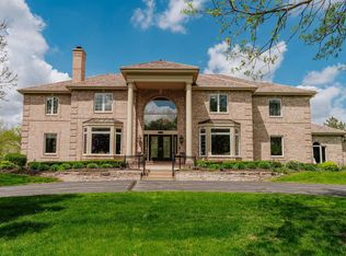 20910 Bradford Ln, Brookfield, WI 53045