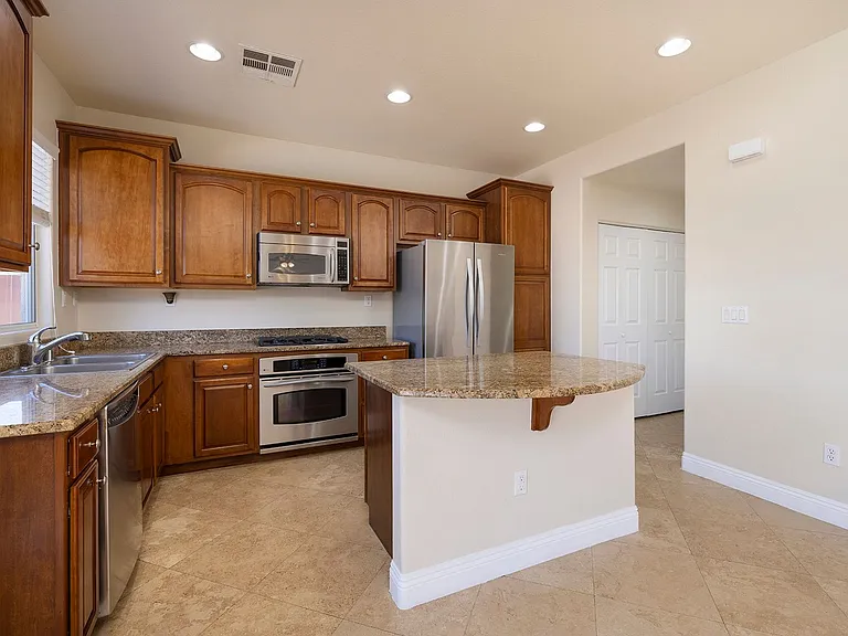 10226 Sourwood Ave — Photo 12