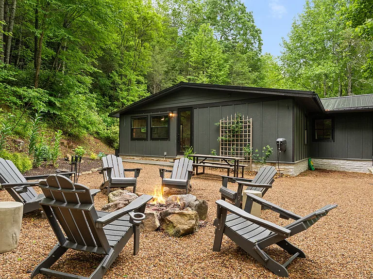 21 Jay Vance Ln — Photo 3