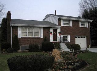 203 Greenwood Dr, Cranberry Township, PA 16066