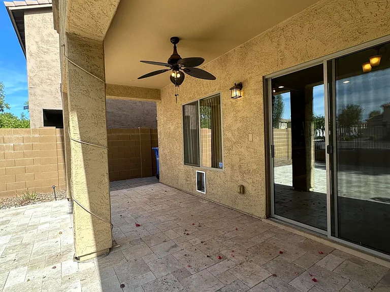 2138 W Marconi Ave — Photo 33