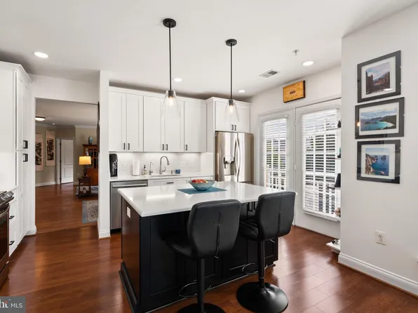 305 Redland Blvd APT 301, Rockville, MD 20850