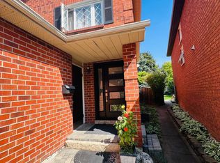 6335 Plowmans Heath Dr #A, Mississauga, ON L5N 3W1