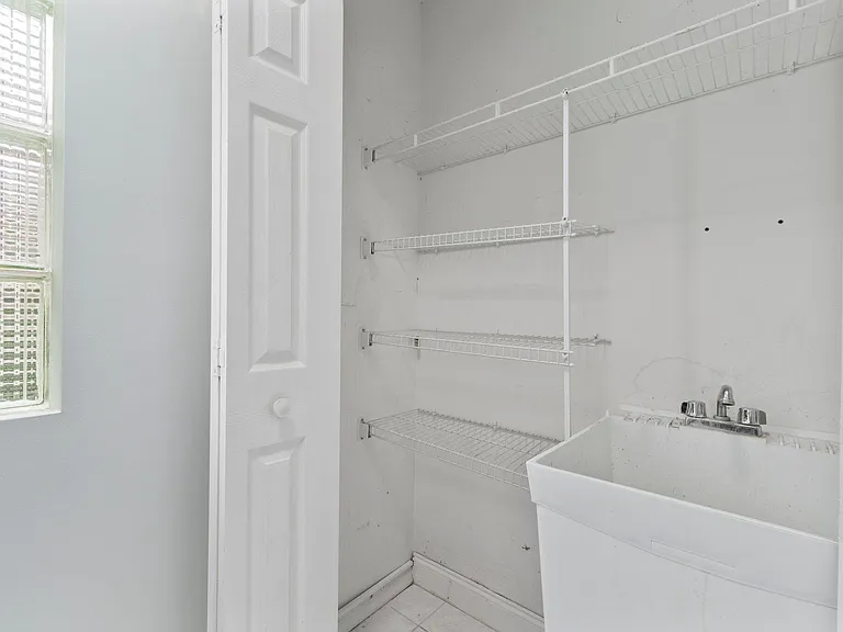 435 SW Jefferson Cir — Photo 36