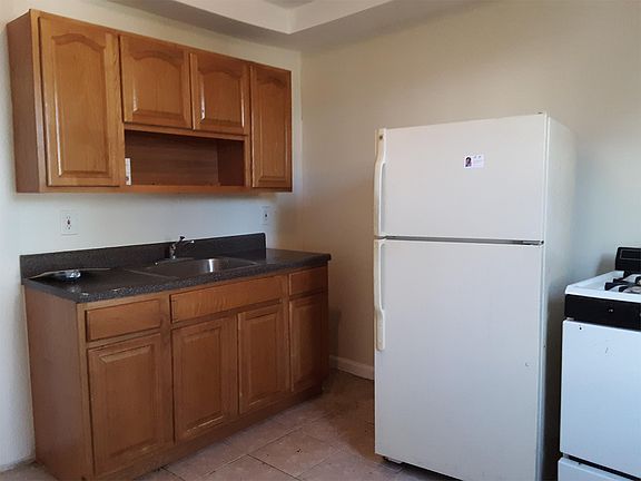 5th image of 182 Central Ave APT 1