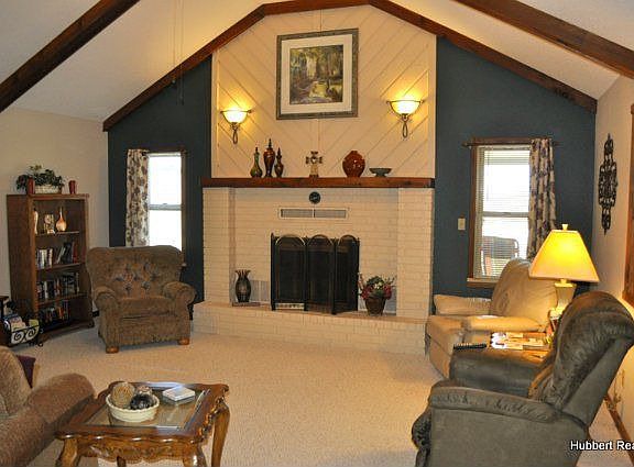 ...with a wonderful focal wall ...