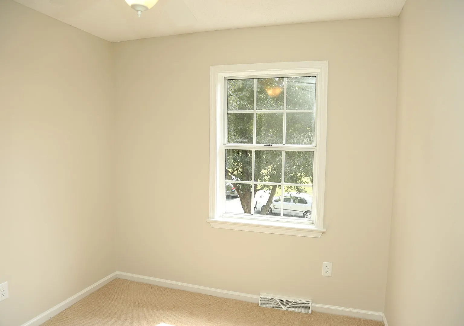 3 Bedroom Townhouse in Minor Hill — Photo 4