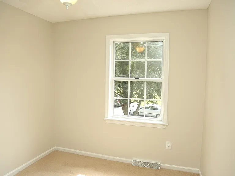 396 Wynridge Ln — Photo 4