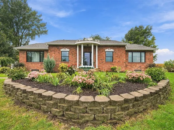 4440 Schultz Rd, Center Point, IA 52213