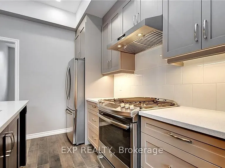 340 Queen Mary St #B — Photo 16