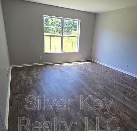3rd image of 236 Willow Creek Dr APT 3