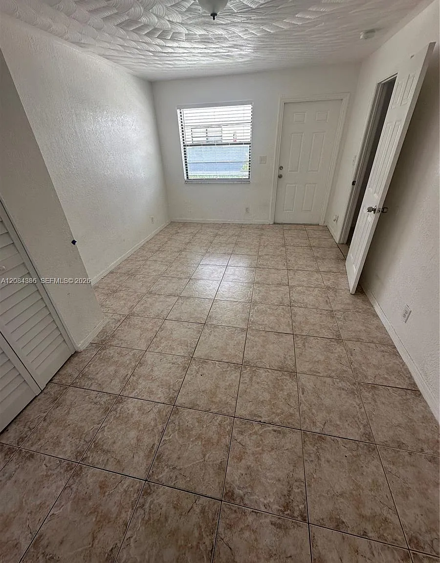 4120 SW 19th St — Photo 4