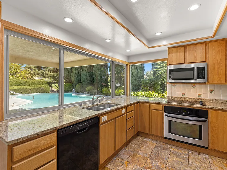 17305 Campillo Dr — Photo 14
