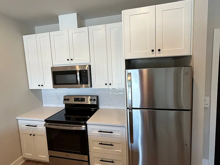 821 Williamson St #306 — Photo 7
