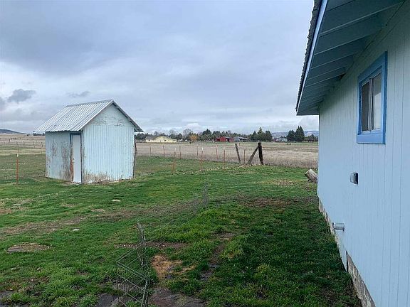 3rd image of 5613 Adobe Ln