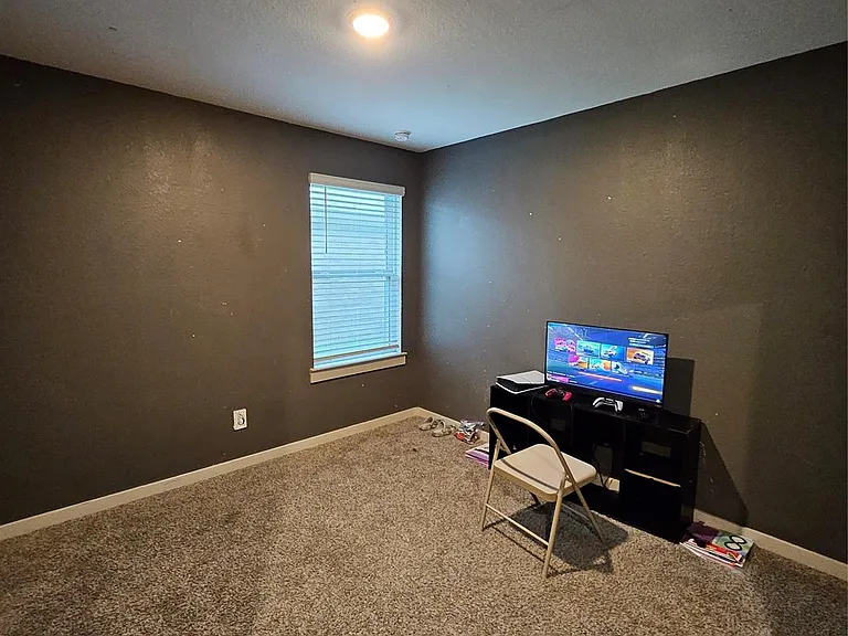 7831 Murciana Dr — Photo 12