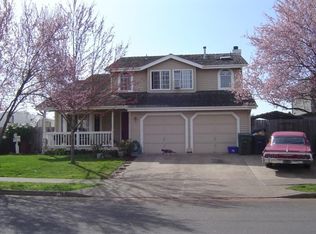 992 S 44th St, Springfield, OR 97478