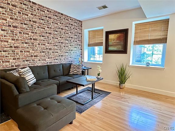5th image of 917 Madison St APT 113