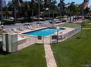 600 Layne Blvd APT 112, Hallandale Beach, FL 33009