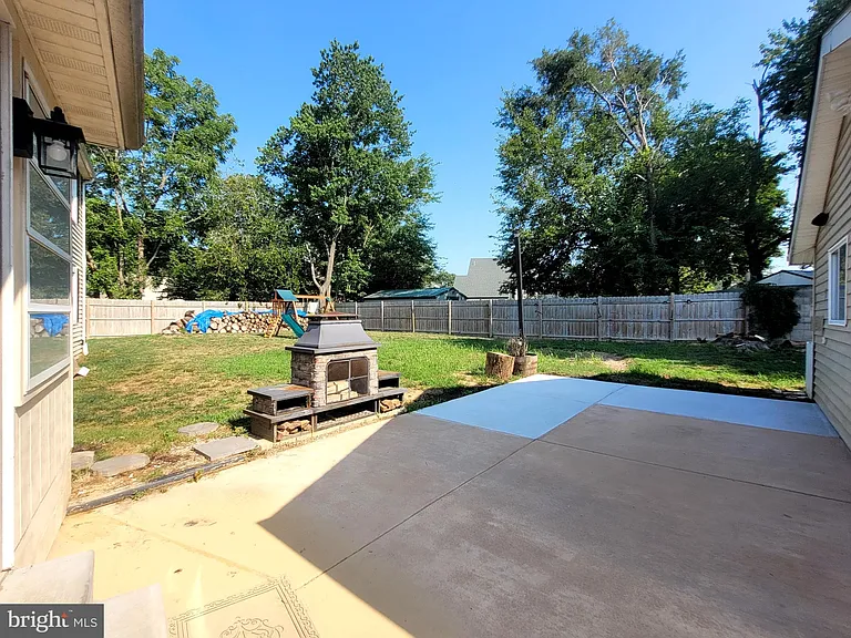 6 Tudor Ct — Photo 29