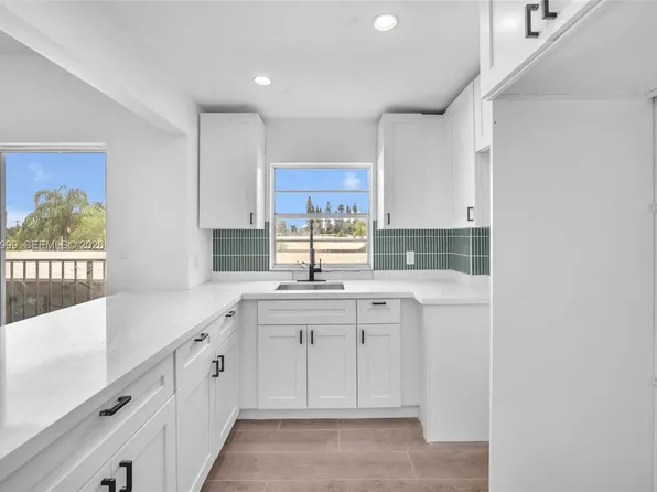 1960 Marseille Dr APT 304, Miami Beach, FL 33141